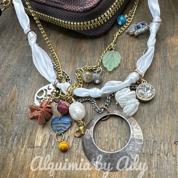 Maximalist layered tags and pearls statement handmade necklace - Picture 8 of 8